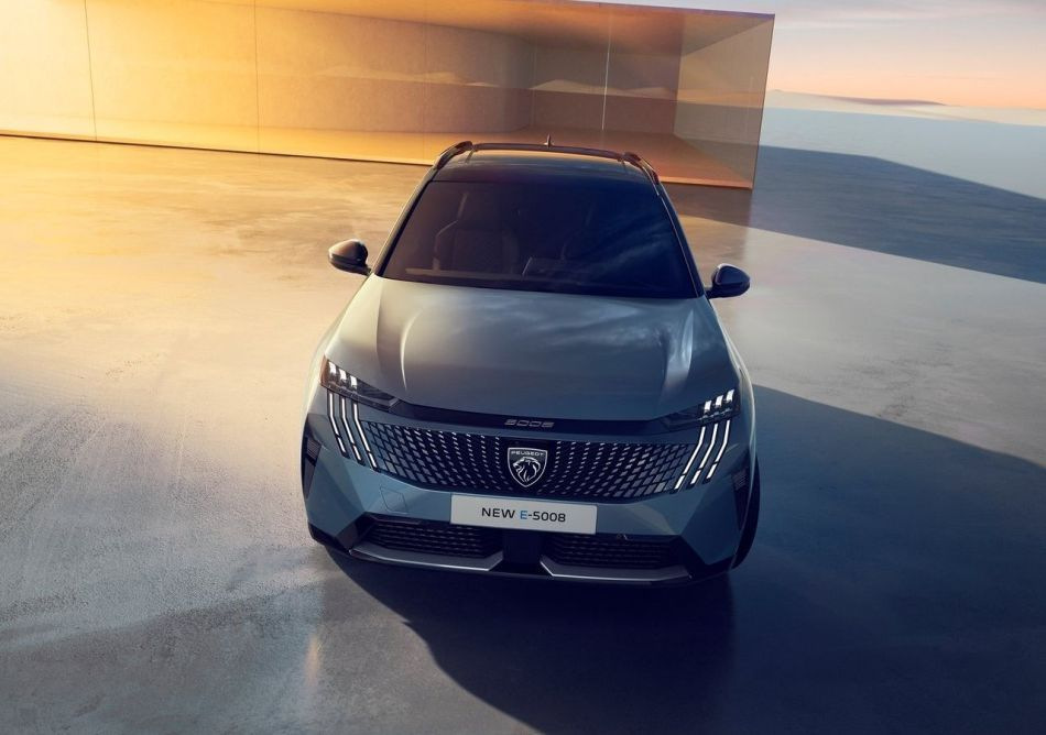 Peugeot e-5008 2024: Análisis del crossover eléctrico de siete plazas