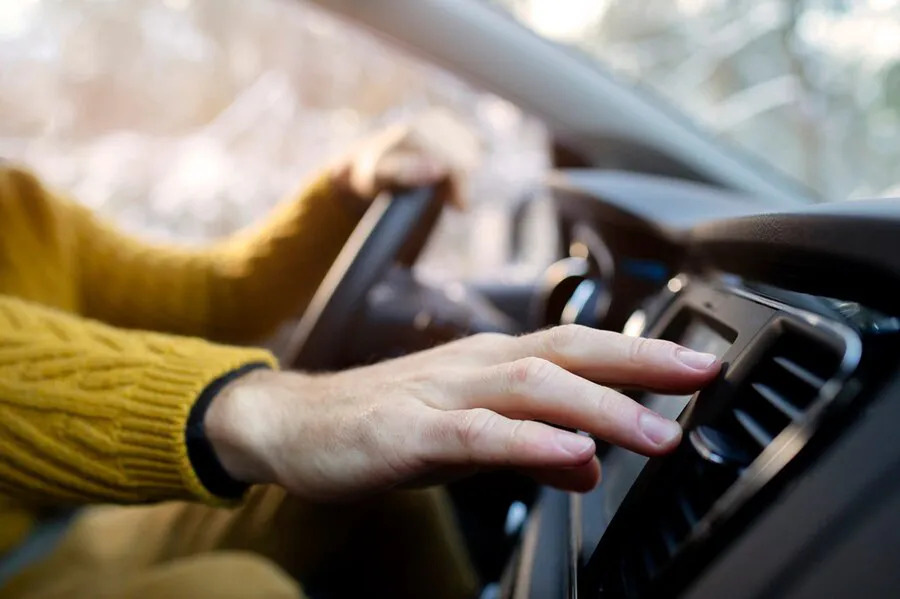 Cómo enfriar el interior de un coche en un par de minutos: métodos efectivos en el calor