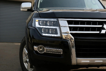 Mitsubishi Pajero Wagon IV 2006-2021 Faros Delanteros LXR foto 2