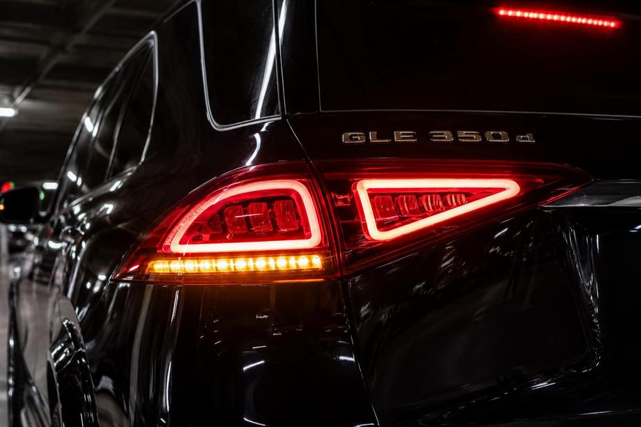 Mercedes GLE W167 2018- Pilotos traseros 2018-2023 (Europa, 2 uds) Image