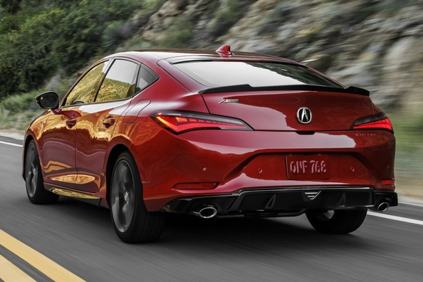 Reseña del Acura Integra: Estilo y dinamismo en un Liftback Foto 3