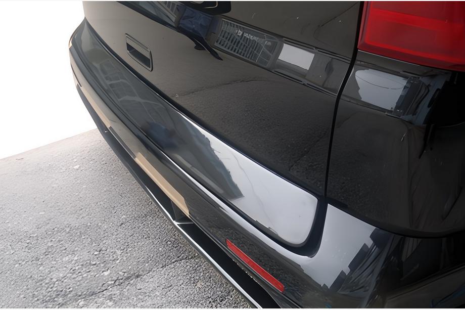 Volkswagen T5 Caravelle 2004-2010 Cubierta de maletero de plastico (pintable) Image