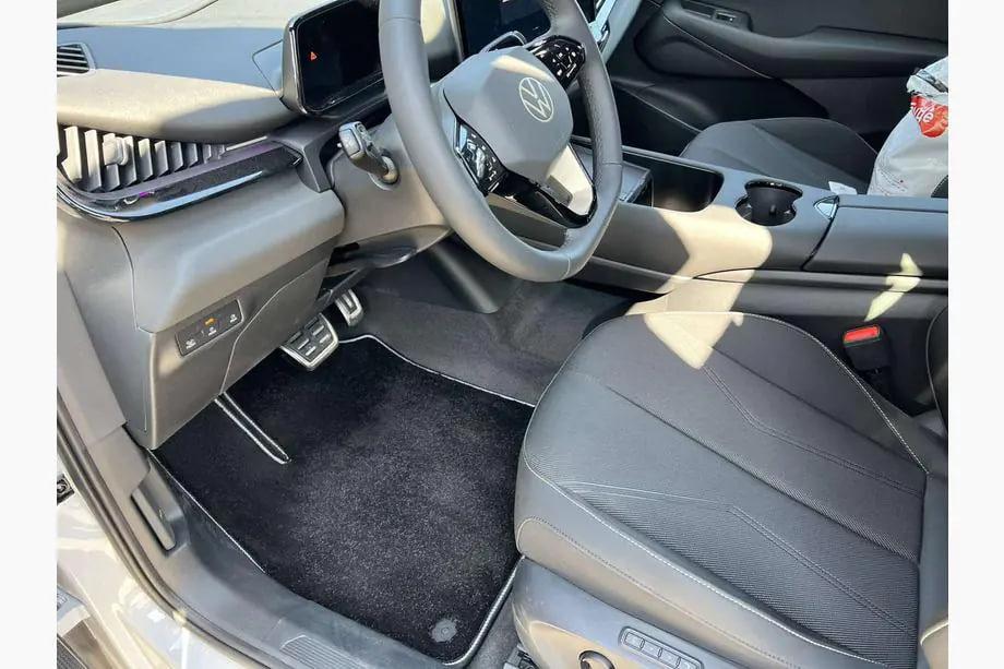 Volkswagen ID. UNYX 2024- Alfombrillas de moqueta Classic (Negro) Image