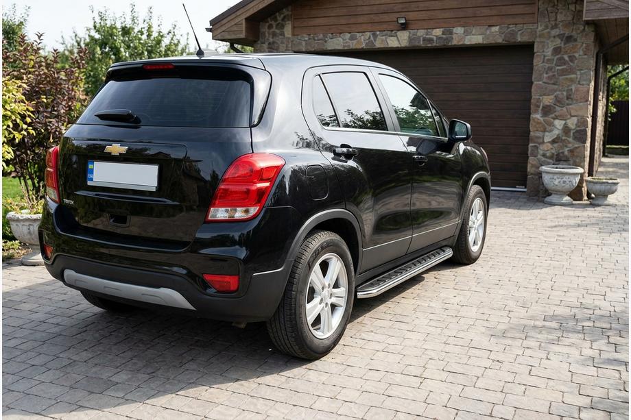 Chevrolet Trax 2012-2023 Estribos Laterales Maydos V1 (2 uds., Aluminio y Acero Inoxidable) Image