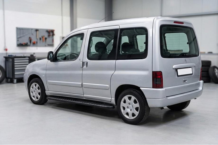 Citroen Berlingo 1996-2008 Estribos Laterales Bosphorus Black (2 uds., Aluminio) Image