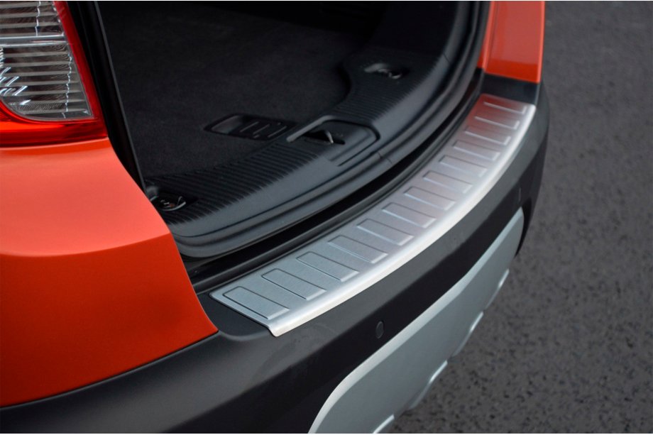 Chevrolet Trax 2012-2023 Protector de Parachoques Trasero OmsaLine Acero Inoxidable Image