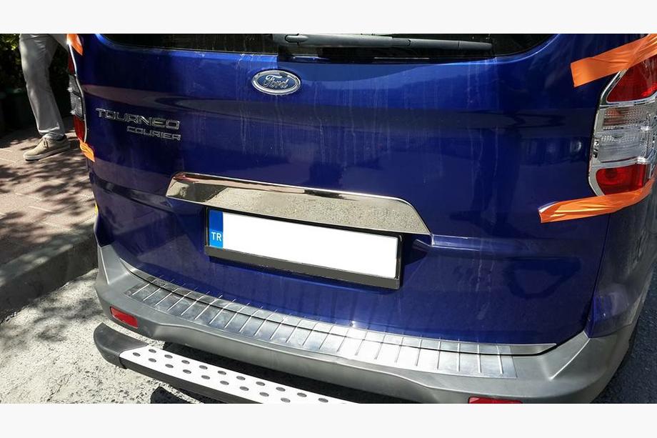 Ford Courier 2014-2023 Moldura cromada sobre la matrícula (acero inoxidable) Carmos - Acero Inoxidable Turco Image