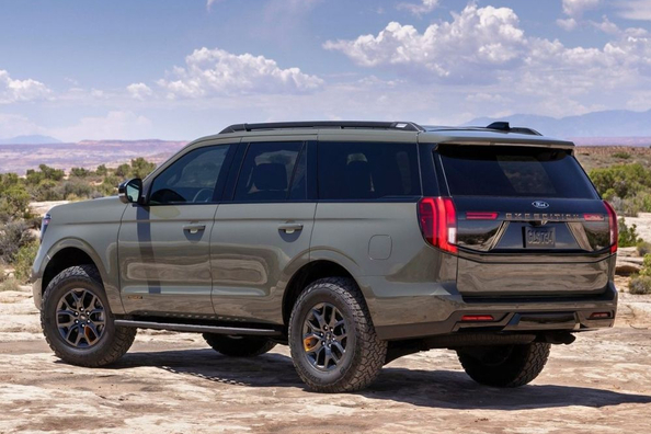 Reseña de la Ford Expedition V Generación 2025: Una SUV grande para grandes tareas Foto 3