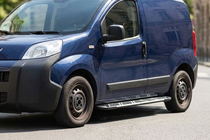 Peugeot Bipper 2008-2017 Estribos Laterales Sunrise (2 uds., Aluminio) foto 1