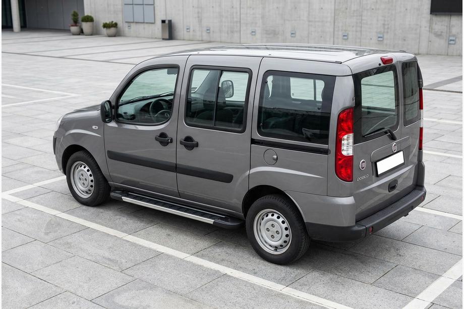 Fiat Doblo I 2005-2010 Estribos Laterales RedLine V1 (2 uds., Aluminio) Image