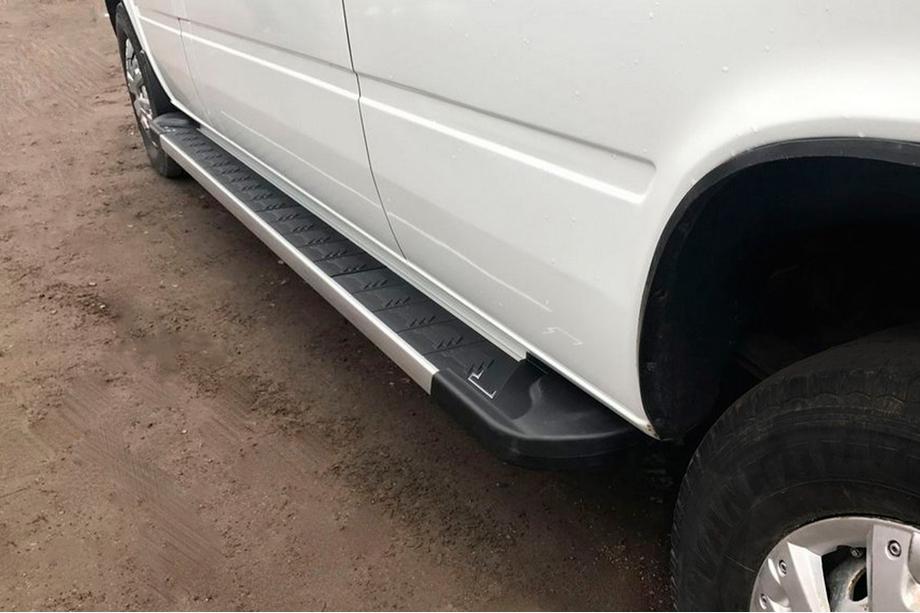 Volkswagen LT 1995-2006 Estribos Laterales RedLine V1 (2 uds., Aluminio) Image
