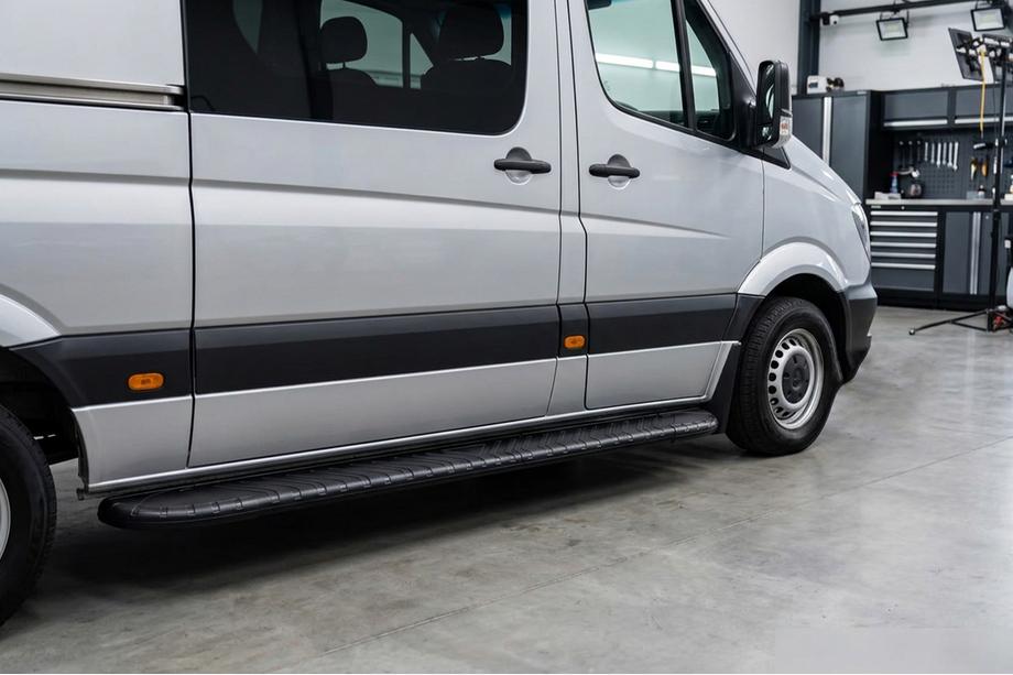 Volkswagen Crafter 2006-2016 Estribos Laterales Bosphorus Black (2 uds., Aluminio) Image