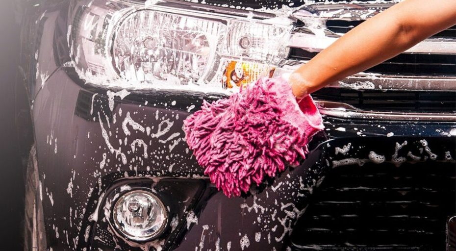 ¿Pueden los productos químicos dañar un automóvil?