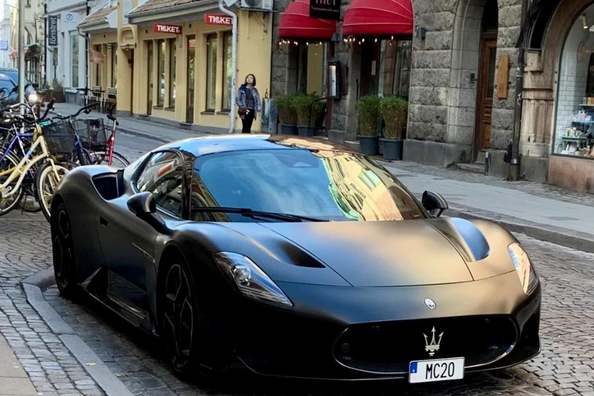 Coche mate o brillante: el eterno debate sobre estilo y practicidad Foto 1