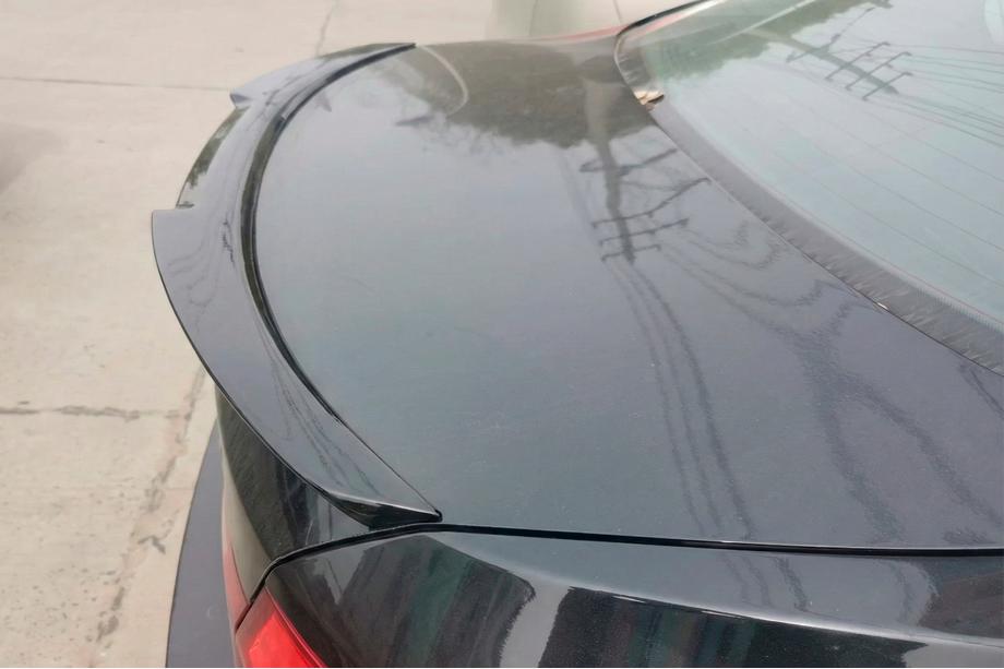 BMW 5 Series F10/F11 2010–2016 Alerón estilo M4 (para F10, Negro Brillante) Foto 1