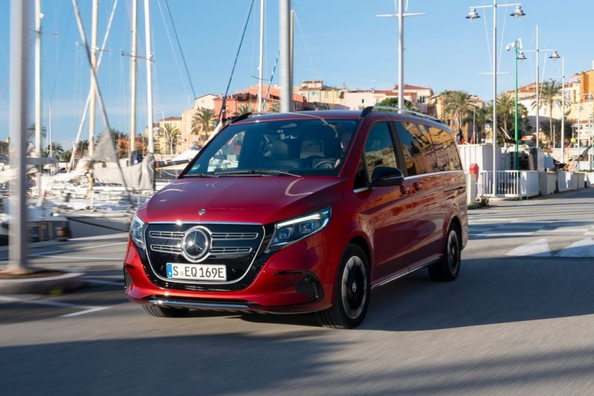 Prueba del Mercedes-Benz EQV 2024: un coche eléctrico de lujo para toda la familia Foto 2