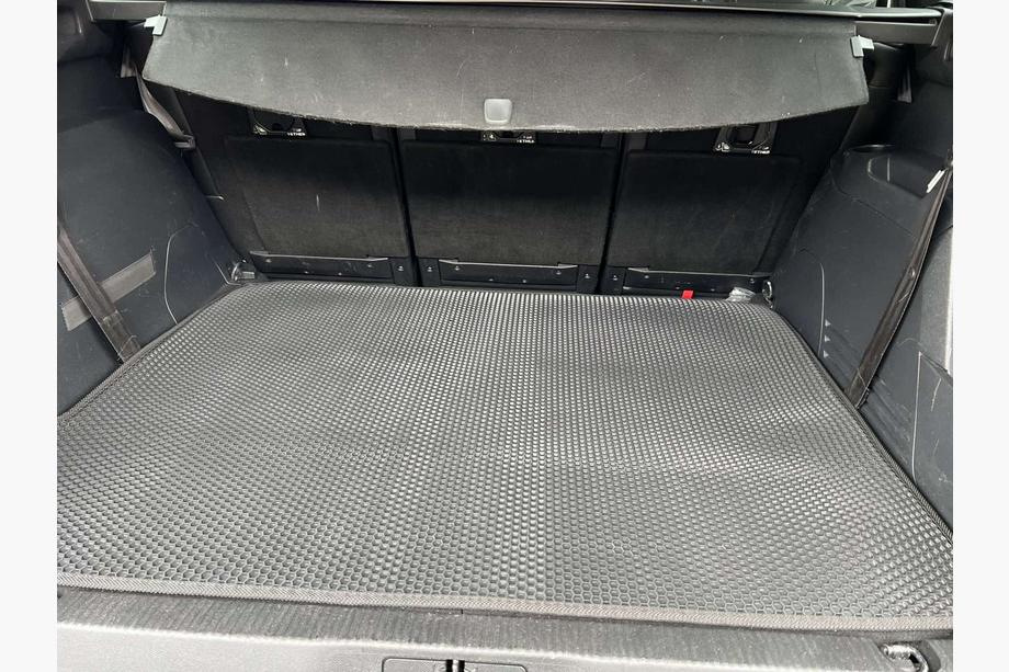 Peugeot 5008 2016-2023 Alfombrilla de maletero de goma Carsuit (2016-2020, Negro) Foto 1
