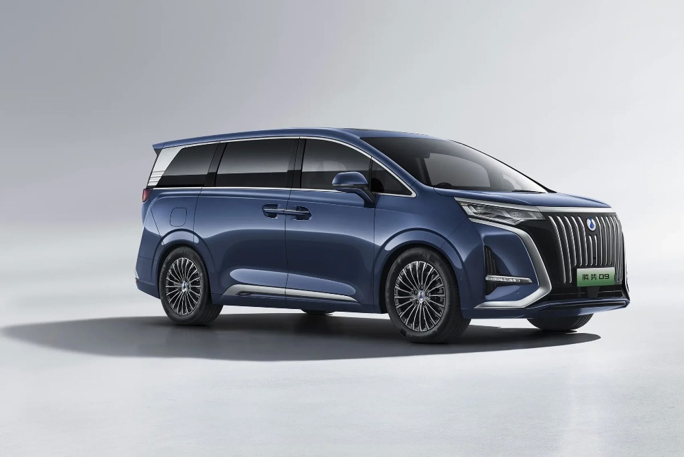 Reseña del Denza D9 EV: una minivan eléctrica de lujo