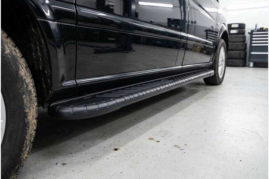Mercedes Viano 2004-2014 Estribos Laterales Bosphorus Black (2 uds., Aluminio) Image