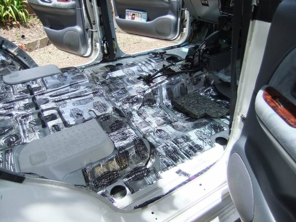 ¿Cuánto más pesado es el coche después de la insonorización?