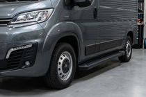 Fiat Ducato 2006-2025 Estribos Laterales Allmond Black (2 uds., Aluminio) foto 1