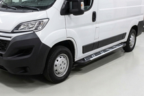 Fiat Ducato 2006-2025 Estribos Laterales Sunrise (2 uds., Aluminio) foto 1