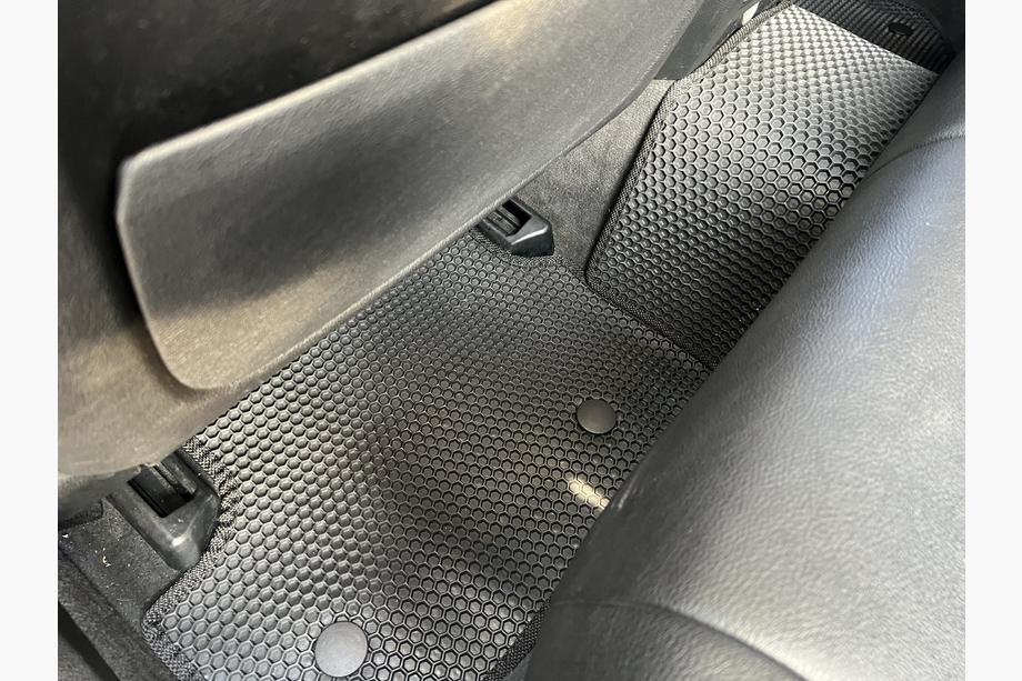 BMW 5 Series F10/F11 2010–2016 Alfombrillas de goma Carsuit 2013-2016 (negras) Foto 4