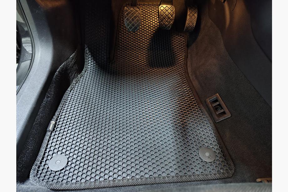 Audi A4 B7 2004-2008 Alfombrillas de Goma Carsuit (Negras) Image