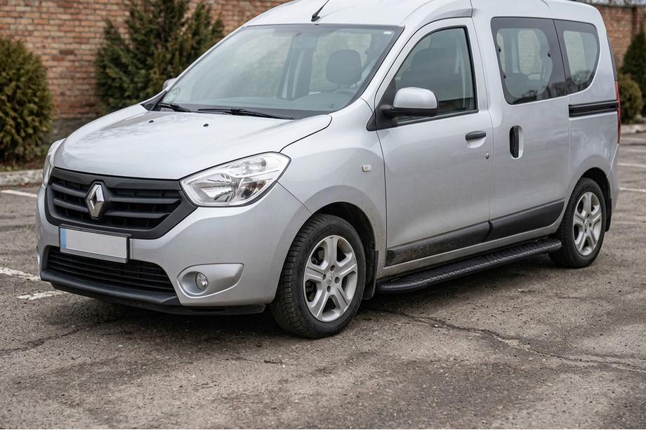 Renault Dokker 2013-2022 Estribos Laterales Bosphorus Black (2 uds., Aluminio) Image