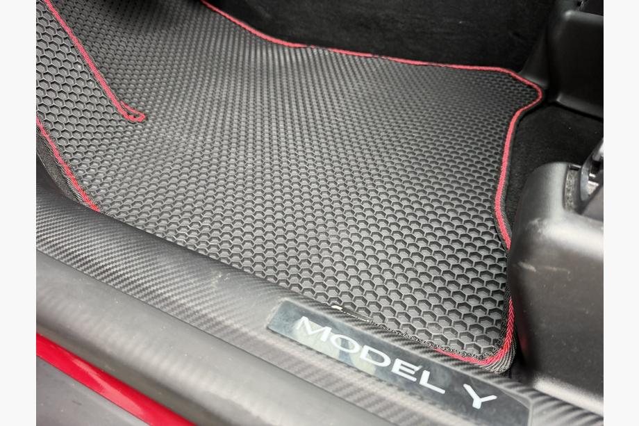 Tesla Model Y 2020- Alfombrillas de goma Carsuit (2020-2024, negras) Foto 16