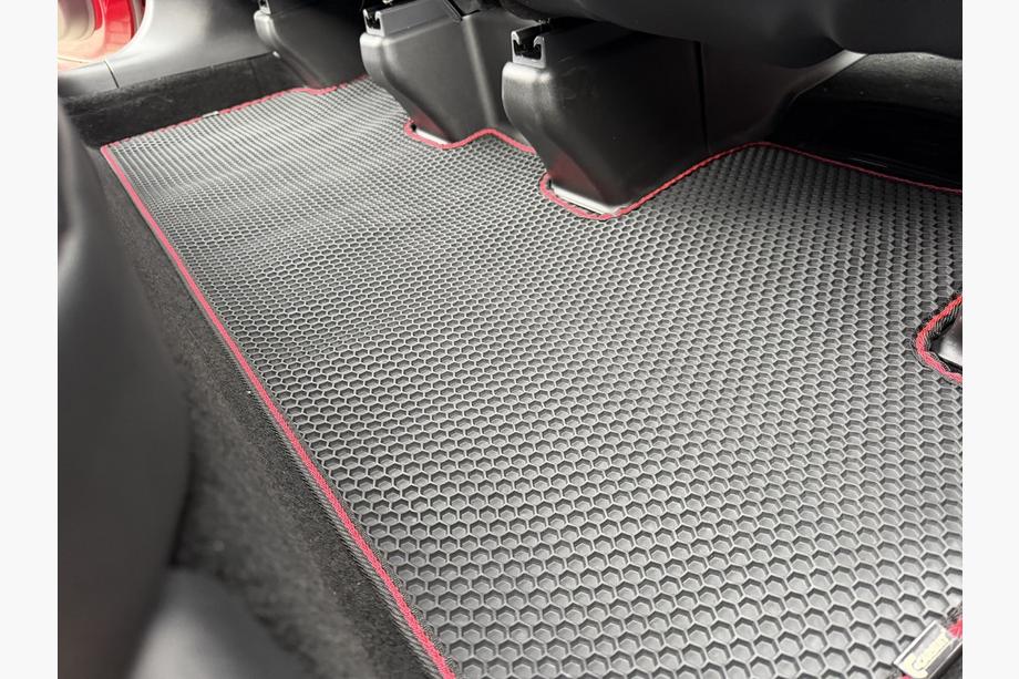 Tesla Model Y 2020- Alfombrillas de goma Carsuit (2020-2024, negras) Foto 13