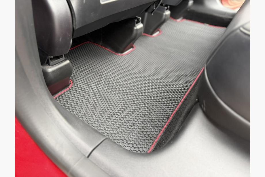 Tesla Model Y 2020- Alfombrillas de goma Carsuit (2020-2024, negras) Foto 6