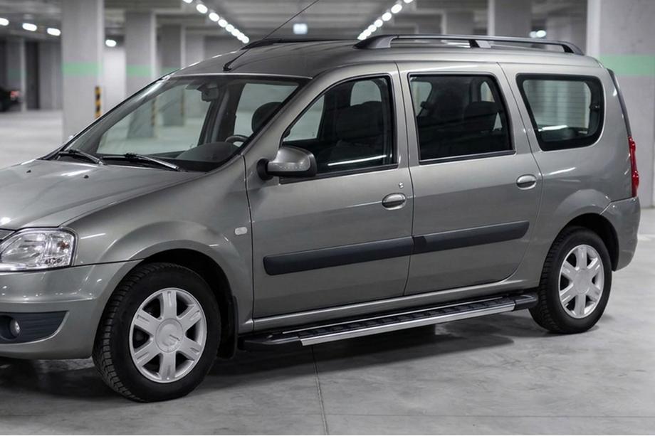Dacia Logan MCV 2004-2014 Estribos Laterales RedLine V1 (2 uds., Aluminio) Image