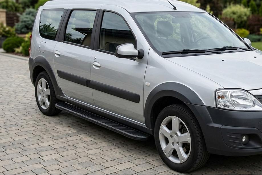 Dacia Logan MCV 2004-2014 Estribos Laterales Bosphorus Black (2 uds., Aluminio) Image