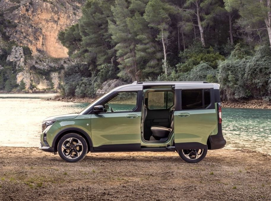 Ford Tourneo Courier de segunda generación: monovolumen compacto multiusos