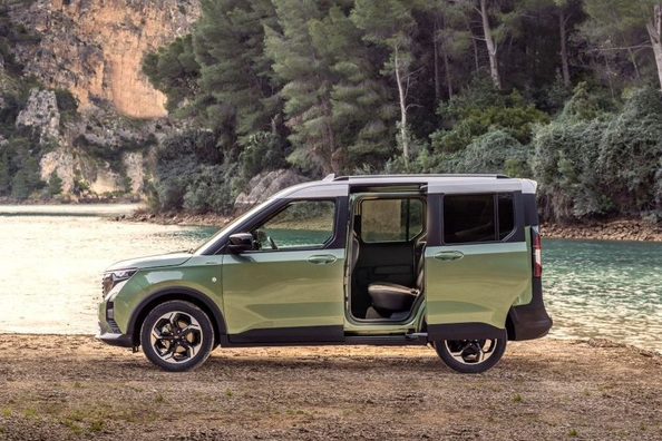Ford Tourneo Courier de segunda generación: monovolumen compacto multiusos Foto 1