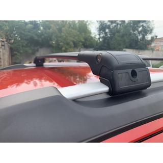 Barras de techo (travesaños) para raíles integrados con llave WingCarrier V2 (2 uds) foto 2