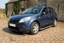 Renault Sandero 2007-2013 Estribos Laterales Tayga Grey (2 uds., Aluminio) foto 1