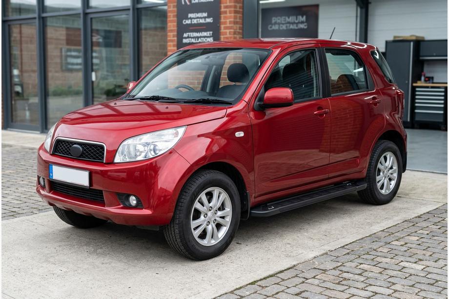 Daihatsu Terios 2006-2017 Estribos Laterales RedLine Black (2 uds., Aluminio) Image
