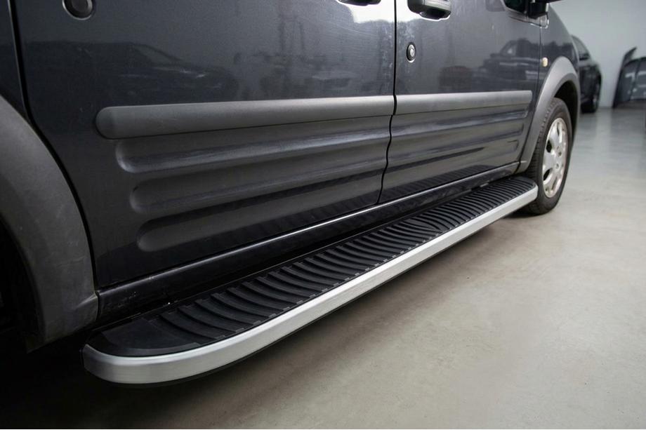 Ford Connect 2002–2006 Estribos Laterales Tayga (2 uds., Aluminio) Image
