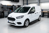 Ford Courier 2014-2023 Estribos Laterales Bosphorus Black (2 uds., Aluminio) foto 1