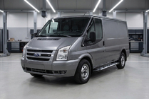 Ford Transit 2000–2014 Estribos Laterales Sunrise (2 uds., Aluminio) foto 1