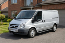 Ford Transit 2000–2014 Estribos Laterales Bosphorus Black (2 uds., Aluminio) foto 1