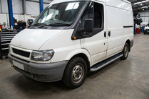 Ford Transit 2000–2014 Estribos Laterales Tayga Grey (2 uds., Aluminio) foto 1