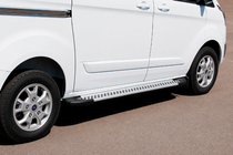 Ford Custom 2013-2022 Estribos Laterales Line (2 uds., Aluminio) foto 1