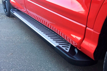 Ford Kuga/Escape 2013-2019 Estribos Laterales Line (2 uds., Aluminio) foto 2