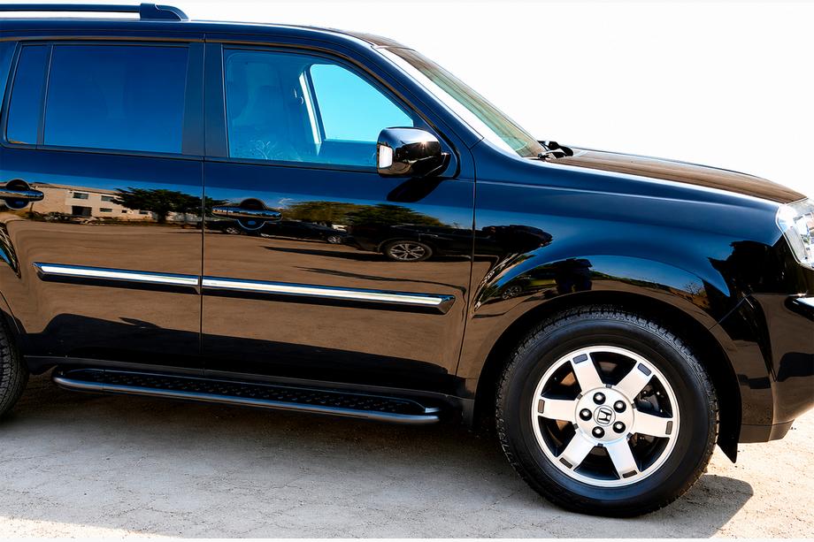 Honda Pilot 2008-2015 Estribos Laterales Allmond Black (2 uds., Aluminio) Image