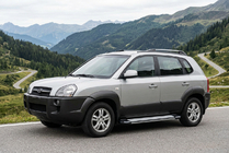 Hyundai Tucson JM 2004- Estribos Laterales Rainbow (2 uds., Aluminio) foto 1