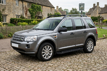 Land Rover Freelander II 2006–2014 Estribos Laterales RedLine Black (2 uds., Aluminio) foto 1
