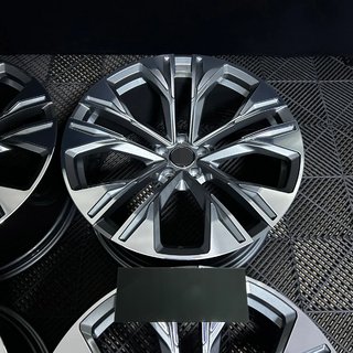 Llantas forjadas OEM R21 V2 (juego de 4) Audi Q8 2018- foto 1